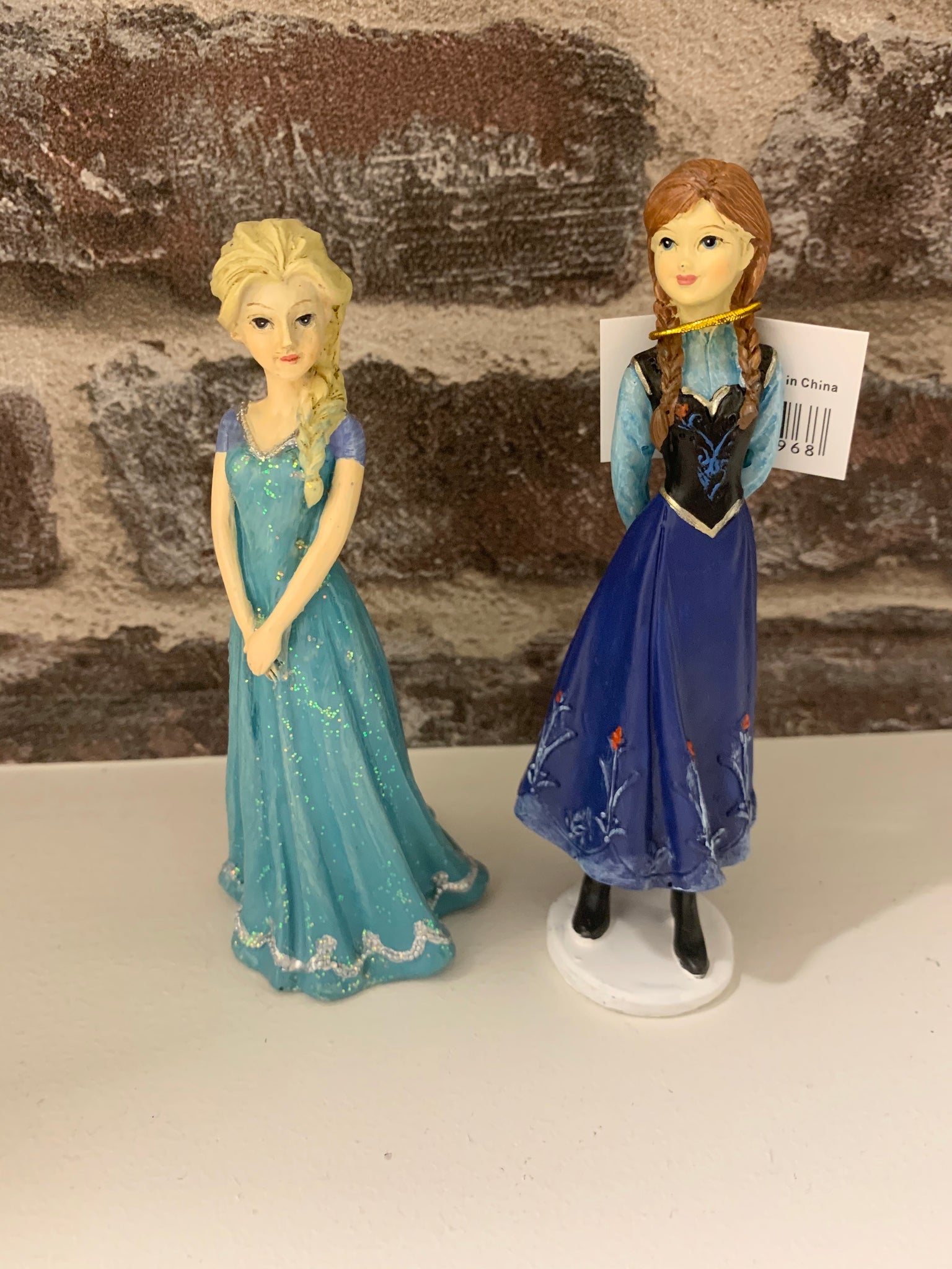 Else and Anna statue